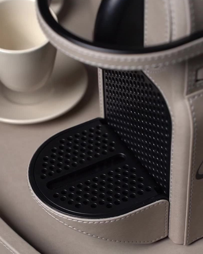 On-demand coffee maker with lid