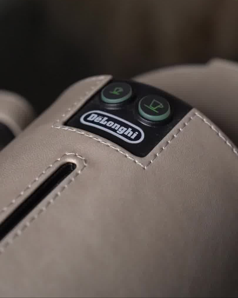 On-demand coffee maker with lid